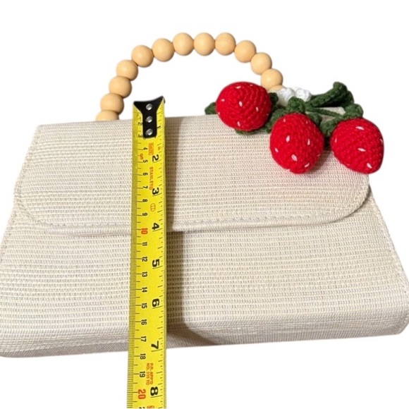 Wood Handled Cream Purse with Crocheted Strawberry Bag Charm EUC - Picture 3 of 3